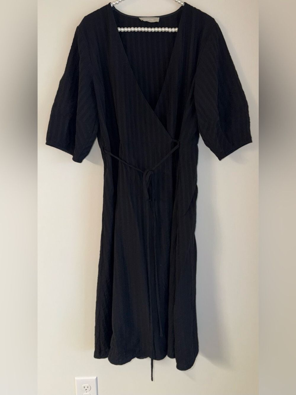 Everlane Black Textured Stripe Wrap Dress – Size 6
